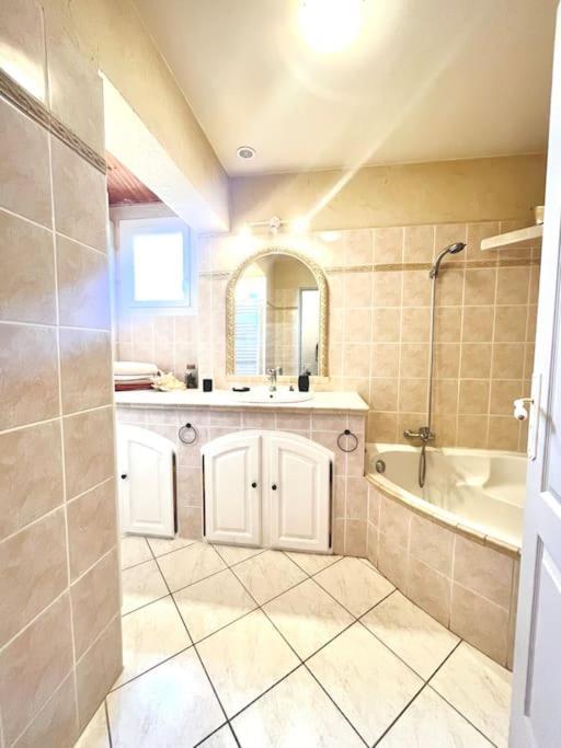 Appartement Proche Aeroport Marseille Marignane - Studio Confortable - Logement Ideal - Hebergement Tout Equipe Rognac Dış mekan fotoğraf